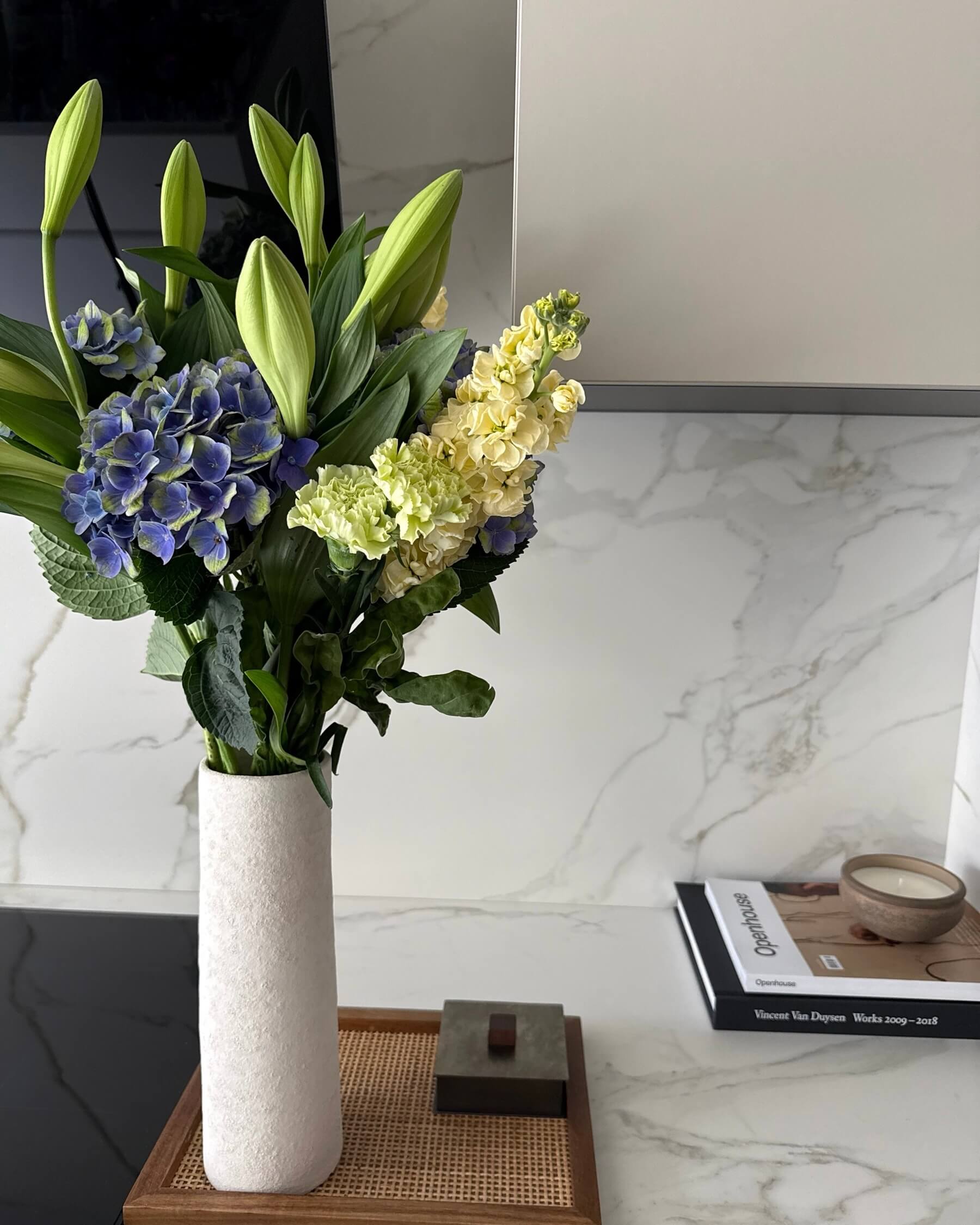 Signature bouquet — view 2